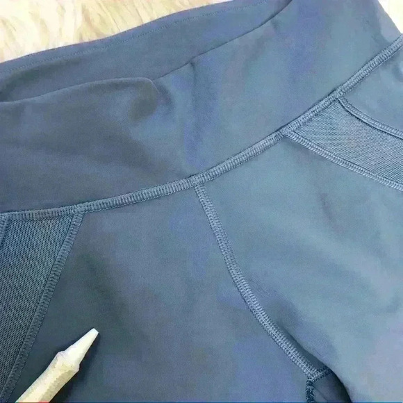 Lululemon Purple Crop Leggings Size 6 - Picture 5 of 6